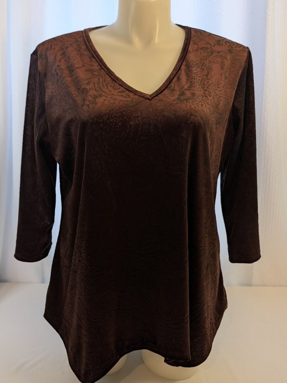 Top 1X Brown V-Neck Floral Embossed Velvet Plus Size Forgotten Grace Tee Shirt